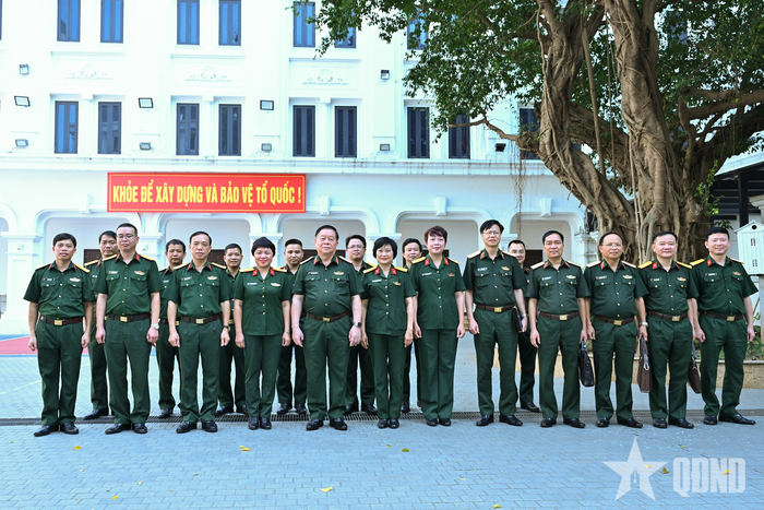Đại tướng Nguyễn Trọng Nghĩa thăm, làm việc với Điện ảnh Quân đội nhân dân.