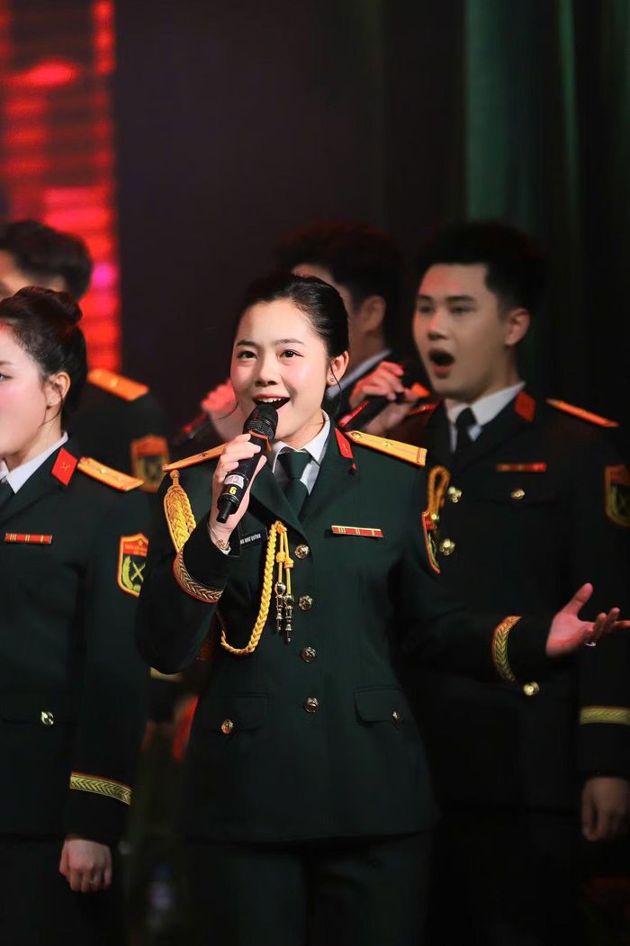 Diễm My trân trọng mọi khoảnh khắc được đứng trên sân khấu và cất cao giọng hát.