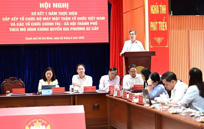 Đồng chí Nguyễn Phước Lộc quán triệt kết luận của đồng chí Tổng Bí thư, Chủ tịch nước Tô Lâm. Ảnh: VĂN MINH