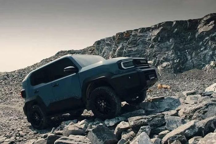 Việc Toyota Việt Nam chính thức đăng tải hình ảnh nhá hàng được xem là tín hiệu rõ ràng nhất cho thấy Land Cruiser FJ đang bước vào giai đoạn cuối trước khi ra mắt. Những thông tin chi tiết về trang bị, cấu hình và giá bán nhiều khả năng sẽ sớm được hãng công bố trong thời gian tới.