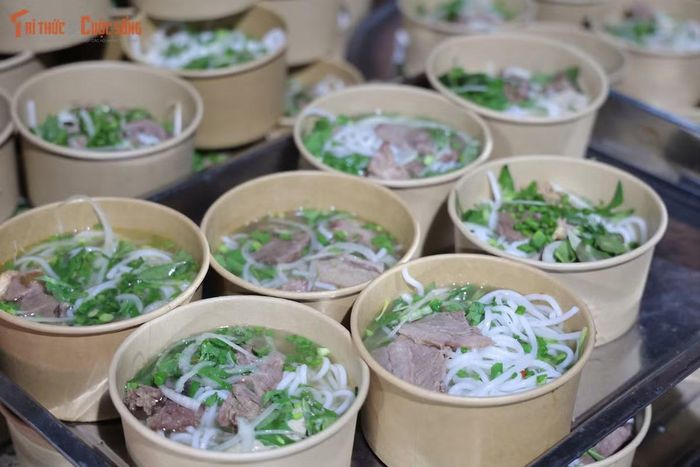 Hiện nhóm có khoảng 20 thành viên tham gia thường xuyên. Mỗi tuần, tiệm mì phục vụ từ 350 đến 500 suất ăn miễn phí. Niềm vui lớn nhất của các thành viên tiệm mì 0 đồng là nhìn thấy bà con có một bữa ăn ấm bụng và nở nụ cười sau một ngày lao động vất vả.