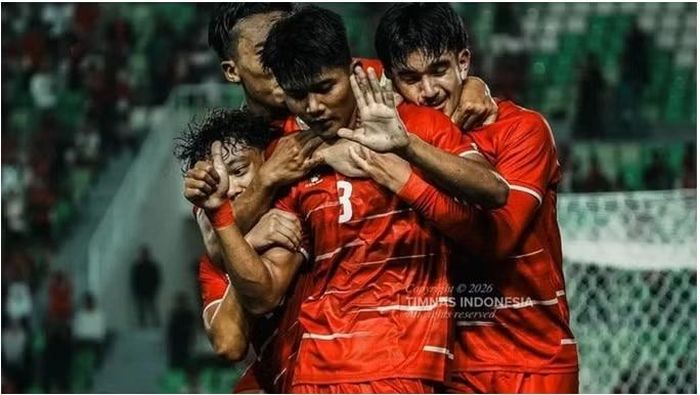 Ở trận còn lại của bảng A, chủ nhà U19 Indonesia cũng dễ dàng đánh bại U19 Myanmar 3 bàn không gỡ, trong đó tài năng trẻ Dimas tỏa sáng với một cú đúp. Ảnh: CNN Indonesia.
