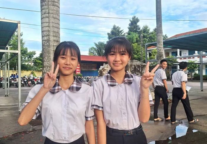 Các thí sinh tự tin bước vào môn thi cuối Kỳ thi tuyển sinh vào lớp 10.