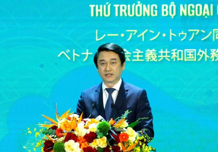 Thứ trưởng Bộ Ngoại giao Lê Anh Tuấn phát biểu. Ảnh: Đinh Chiến