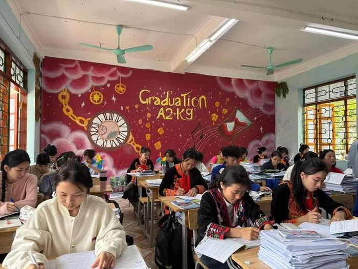 Không khí ôn thi tốt nghiệp tại Trường PTDTNT THPT Phong Thổ.