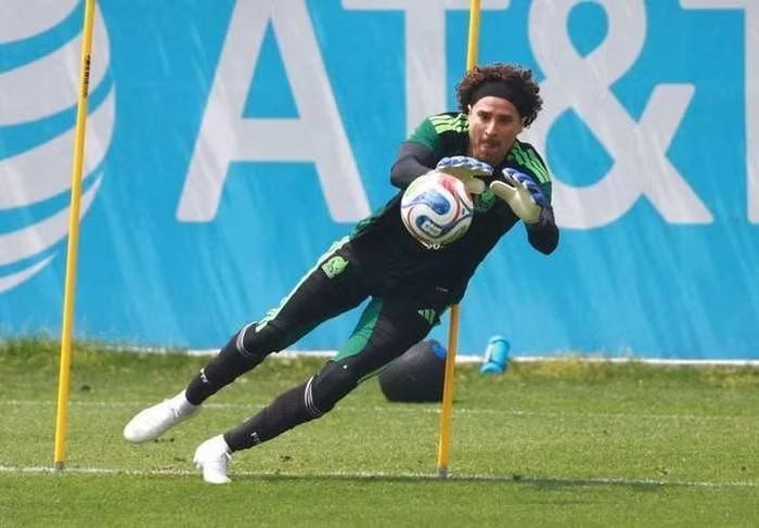Thủ môn Guillermo Ochoa có tên trong danh sách 26 tuyển thủ Mexico dự World Cup 2026. Đây là kỳ World Cup thứ 6 của thủ thành 41 tuổi.