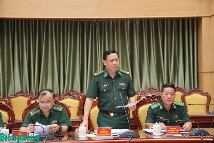 Đại tá Cà Văn Lập, Phó Chủ nhiệm Chính trị Bộ đội Biên phòng phát biểu tại buổi làm việc. Ảnh: Xuân Khoa