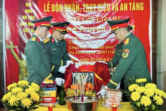 Lễ truy điệu, an táng hài cốt liệt sỹ Lương Truyền Thuyết được tổ chức trọng thể tại quê nhà.