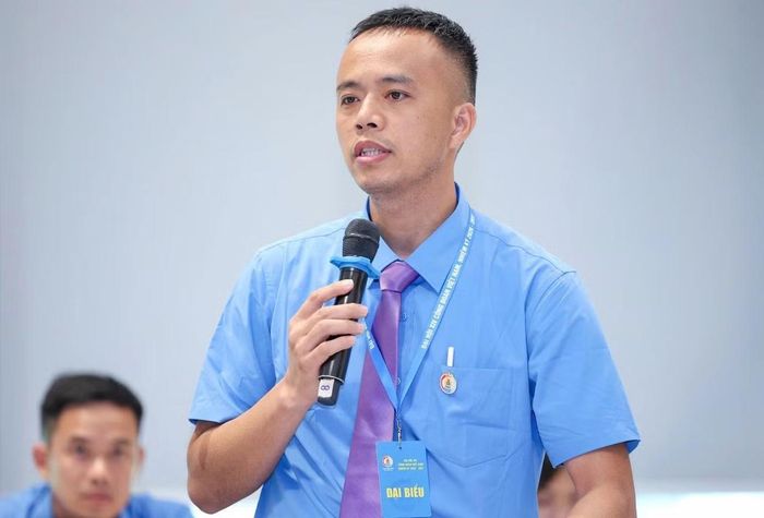 Ông Bùi Văn Trường, Chủ tịch công đoàn Công ty TNHH Luxshare - ICT (KCN Vân Trung, Bắc Ninh) phát biểu tại buổi tham luận.