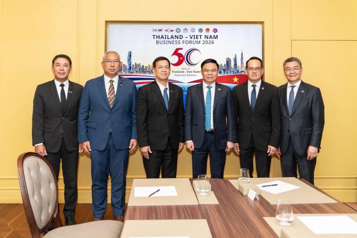 Bộ trưởng Bộ Công Thương Lê Mạnh Hùng, Tổng Giám đốc Petrovietnam Lê Mạnh Cường và lãnh đạo PTT tại buổi làm việc