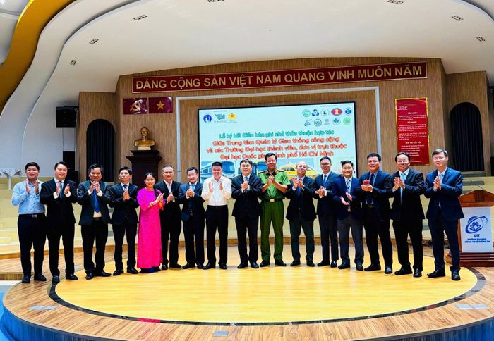 Lễ phát động chương trình "Sinh viên ĐHQG TP.HCM - Chung tay vì giao thông xanh".
