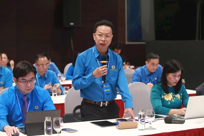 Tại Trung tâm thảo luận số 1 của Đại hội XIV Công đoàn Việt Nam, ông Nguyễn Thành Đô - Giám đốc trung tâm tư vấn pháp luật LĐLĐ Thành phố Hồ Chí Minh - cho biết hơn 2.500 người lao động tại các doanh nghiệp trốn đóng, nợ đọng Bảo hiểm xã hội và nợ lương kéo dài được Công đoàn bảo vệ. (Ảnh: Dương Dũng).