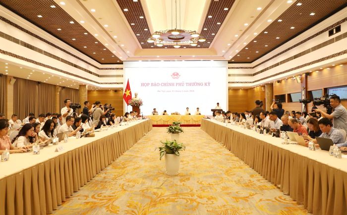 Toàn cảnh buổi họp báo.