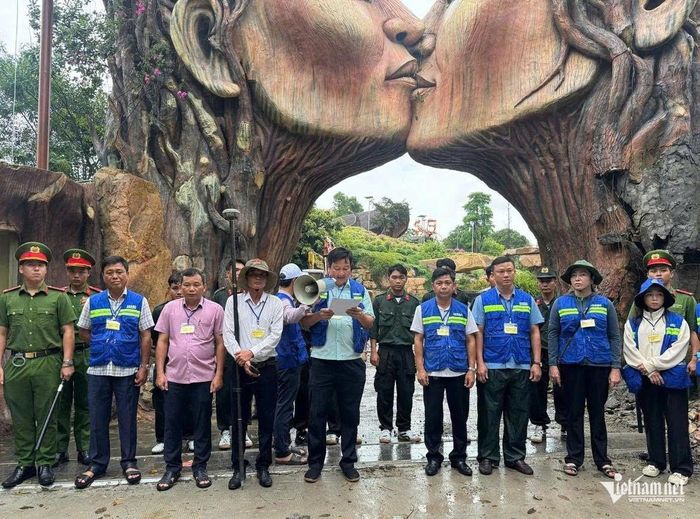 Lực lượng chức năng triển khai quyết định cưỡng chế, phá dỡ điểm du lịch tự phát The Peak.