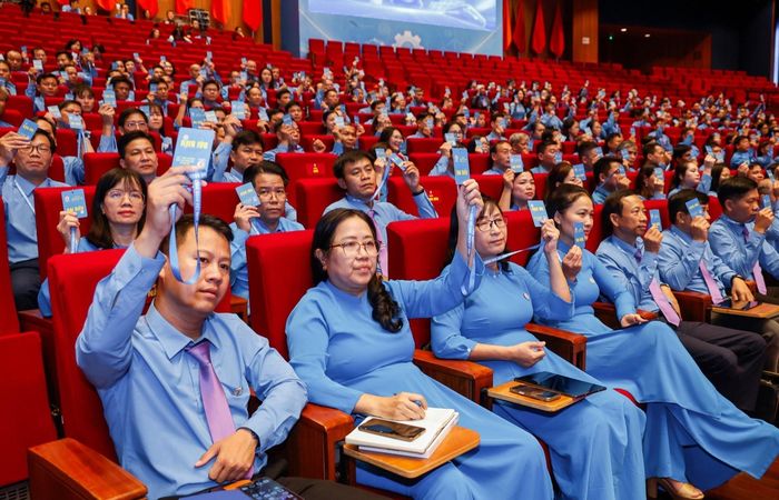 Các đại biểu tham gia phiên trù bị. Ảnh: Phạm Hải.