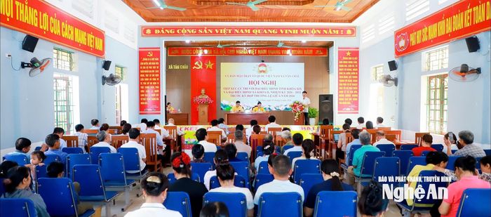 Toàn cảnh hội nghị tiếp xúc cử tri. Ảnh: Thành Duy