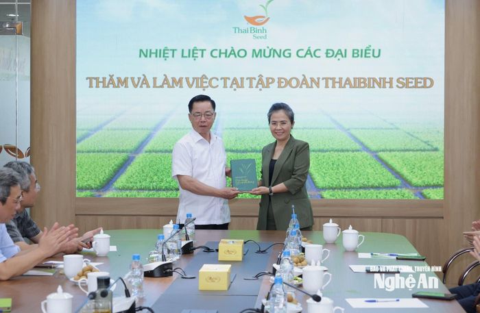 Quang cảnh buổi làm việc. Ảnh: MTNA