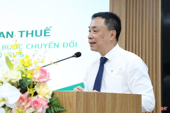 Ông Phan Viết Phong - Giám đốc Vietcombank Chi nhánh Hà Tĩnh phát biểu tại lễ ký kết.
