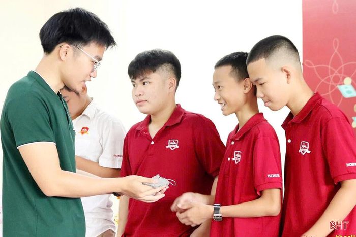Học sinh trường iSchool tham gia hoạt động ngoại khóa "Chuyện về tiền".