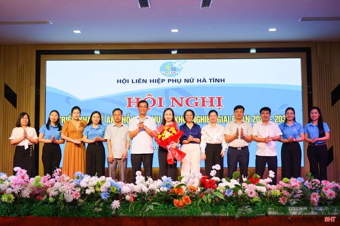 Ra mắt Tổ tư vấn hỗ trợ phụ nữ khởi nghiệp.