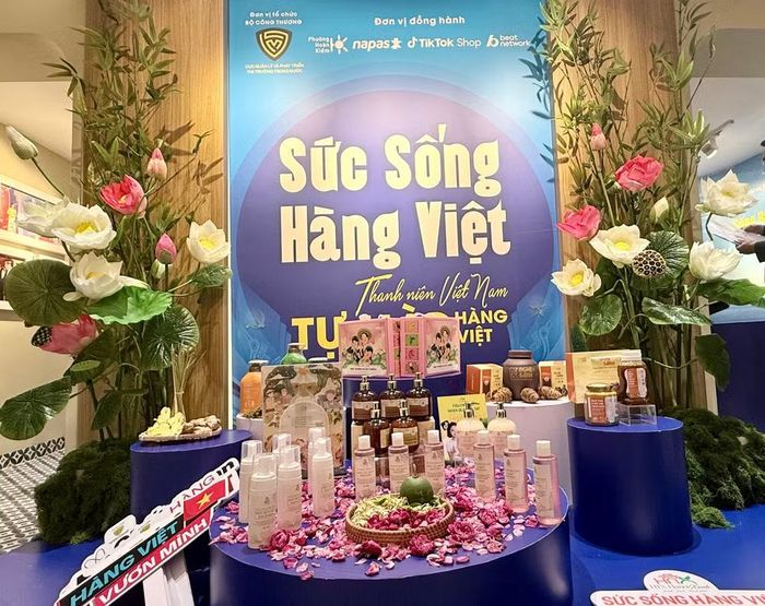 Bộ Tài chính dự báo về những tháng còn lại của năm 2026, kinh tế thế giới được tiếp tục đối mặt với nhiều yếu tố bất định có thể gây biến động đối với giá năng lượng và các mặt hàng đầu vào quan trọng, từ đó tác động đến mặt bằng giá trong nước. (Ảnh: PV/Vietnam+)