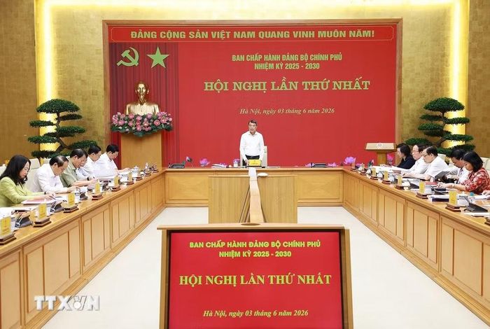 Bí thư Đảng ủy, Thủ tướng Chính phủ Lê Minh Hưng chủ trì Hội nghị lần thứ nhất Ban chấp hành Đảng bộ Chính phủ. (Ảnh: Dương Giang/TTXVN)