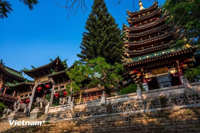 Sự pha trộn trong nét kiến trúc đã tạo nên sự độc đáo so với nhiều ngôi chùa tại Việt Nam và của tỉnh Gia Lai nói riêng. (Ảnh: Minh Sơn/Vietnam+)