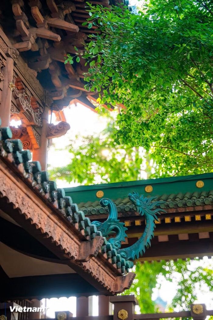 Điểm nhấn của chùa khiến nhiều người biết đến đó chính là kiến trúc mang phong cách pha trộn giữa các nền văn hóa Á Đông đặc biệt là Nhật Bản. (Ảnh: Minh Sơn/Vietnam+)