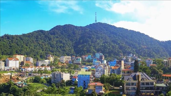 Hạ tầng, cơ sở lưu trú tại Khu du lịch Tam Đảo ngày càng được đầu tư, phát triển.