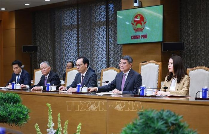 Thủ tướng Lê Minh Hưng phát biểu tại cuộc tiếp Bộ trưởng Ngoại giao Cộng hòa Angola Téte António. Ảnh: Dương Giang/TTXVN