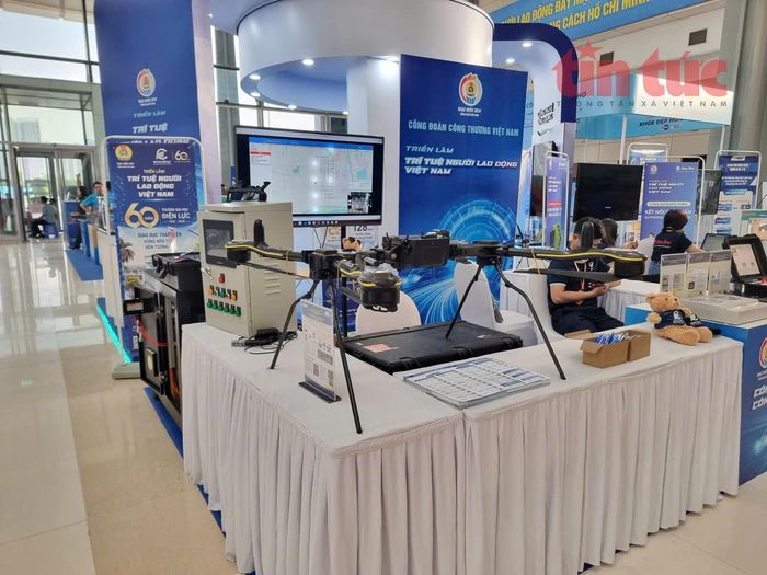 Một mẫu UAV được trưng bày.