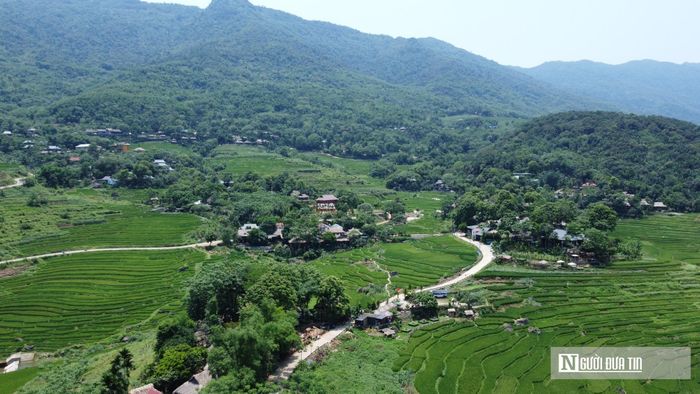 Ông Nguyễn Nam Phong, Phó Chủ tịch UBND xã Pù Luông cho biết, không chỉ sở hữu hệ thống hang động kỳ thú, Pù Luông còn nổi tiếng với hệ sinh thái rừng đa dạng, khí hậu mát mẻ quanh năm, những thửa ruộng bậc thang uốn lượn cùng các bản làng vẫn giữ được nét sinh hoạt truyền thống.