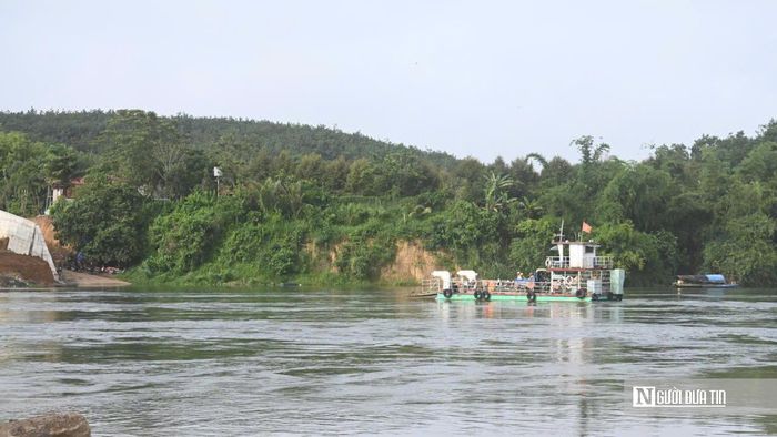 Những ngày thời tiết thuận lợi, việc qua sông chỉ mất vài phút. Tuy nhiên vào mùa mưa, khi nước sông dâng cao hoặc xuất hiện dông lốc, hoạt động của phà thường bị gián đoạn, ảnh hưởng trực tiếp đến sinh hoạt và sản xuất của người dân.