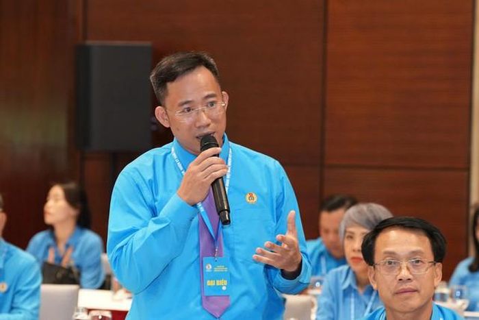Ông Cao Minh Hòa nêu ý kiến thảo luận (Ảnh: HC).