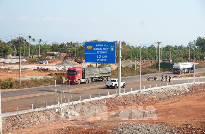 Điểm cuối của Dự án thành phần 3, Cao tốc Khánh Hòa – Buôn Ma Thuột. Ảnh: Tuấn Anh – TTXVN 