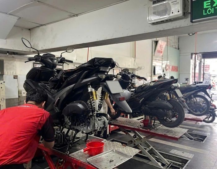 Chủ động bảo dưỡng đối với xe quá cũ sẽ giúp xe vận hành ổn định.
