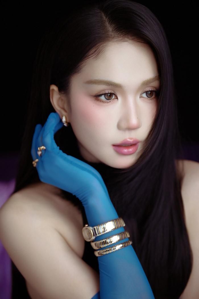 Ngọc Trinh kín tiếng, bớt chiêu trò so với trước nhưng vẫn duy trì được sức hút.