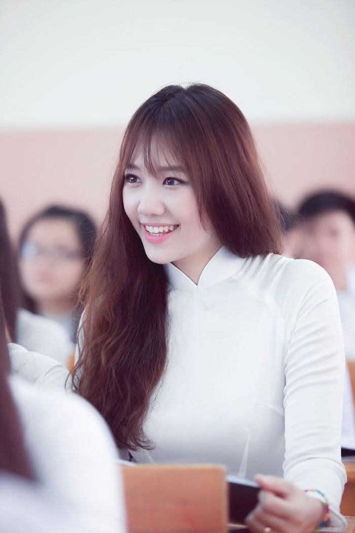 Hình ảnh của Hari Won trên giảng đường.