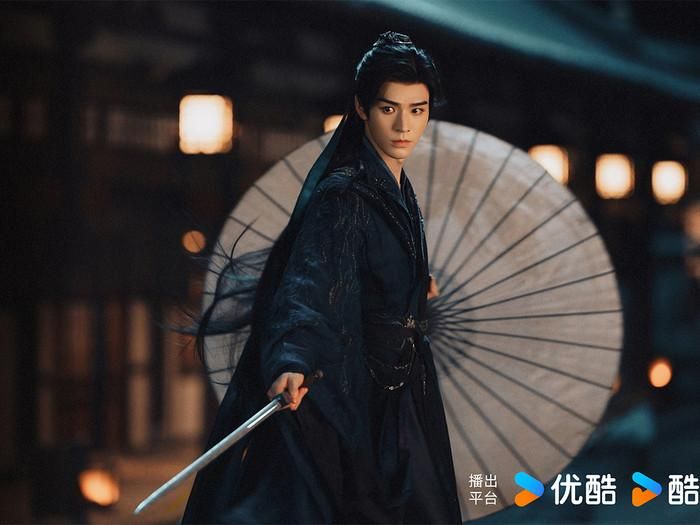 Thuộc vũ trụ kiếm hiệp nổi tiếng của tác giả Chu Mộc Nam, Ám Hà Truyện đưa khán giả bước vào thế giới của tổ chức sát thủ đáng sợ nhất giang hồ. Khi người đứng đầu tổ chức lâm nguy vì trúng độc, cuộc tranh giành quyền lực giữa các gia tộc lập tức bùng nổ. Trong bối cảnh đó, Tô Mộ Vũ và Mộ Vũ Mặc phải đối mặt với hàng loạt âm mưu, lựa chọn giữa lợi ích phe phái và tương lai của toàn bộ Ám Hà.