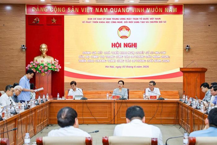 Bà Hà Thị Nga, Ủy viên Trung ương Đảng, Phó Chủ tịch - Tổng Thư ký Ủy ban Trung ương MTTQ Việt Nam, Phó Trưởng ban Thường trực Ban Chỉ đạo; ông Bùi Quang Huy, Ủy viên Trung ương Đảng, Phó Chủ tịch Ủy ban Trung ương MTTQ Việt Nam, Bí thư Thứ nhất Trung ương Đoàn TNCSHCM, Phó trưởng Ban Chỉ đạo; ông Trần Thắng, Phó Chủ tịch Ủy ban Trung ương MTTQ Việt Nam, chủ trì Hội nghị