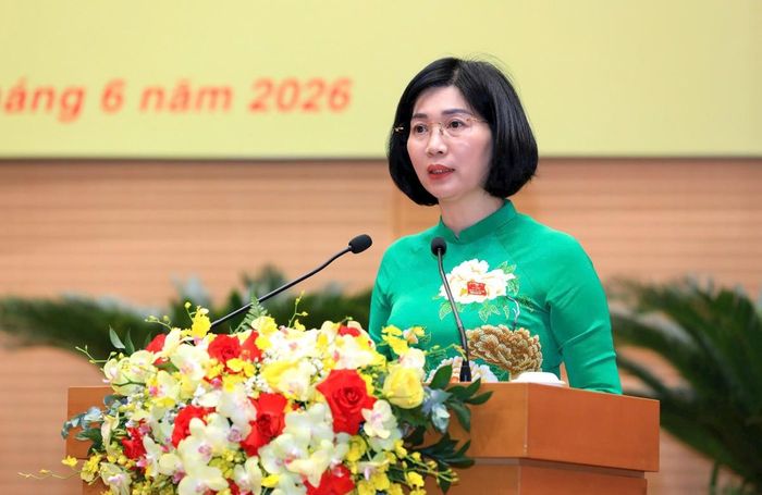 Chủ tịch HĐND thành phố Phùng Thị Hồng Hà phát biểu bế mạc kỳ họp. Ảnh: Thành Thái