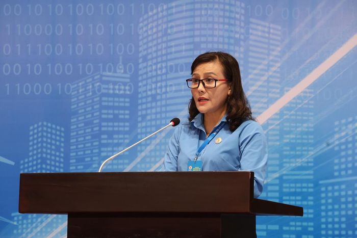 Đại diện LĐLĐ thành phố Đà Nẵng phát biểu tại trung tâm thảo luận số 4