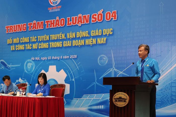 Đại diện LĐLĐ thành phố Đồng Nai phát biểu tại trung tâm thảo luận số 4