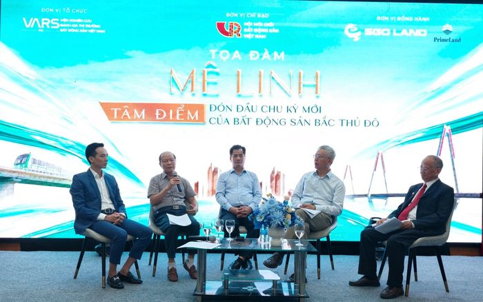Các chuyên gia chia sẻ tại hội thảo 'Bắc Hà Nội trong cấu trúc không gian phát triển mới của Thủ đô' sáng nay.