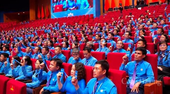 Các đại biểu tại phiên làm việc thứ nhất Đại hội XIV Công đoàn Việt Nam. Ảnh: Thái Mạnh