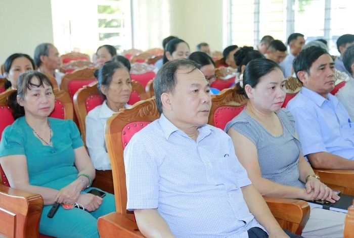 Cử tri xã Sao Vàng tham dự hội nghị.