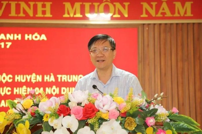 Đồng chí Hoàng Anh Tuấn, Tỉnh ủy viên, Trưởng Ban Kinh tế - Ngân sách HĐND tỉnh, thành viên đoàn kiểm tra phát biểu tại hội nghị.