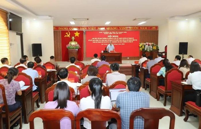 Quang cảnh buổi làm việc.