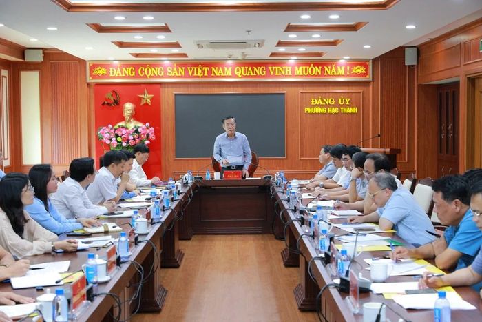 Bí thư Tỉnh ủy Lê Đức Thái chủ trì buổi làm việc.