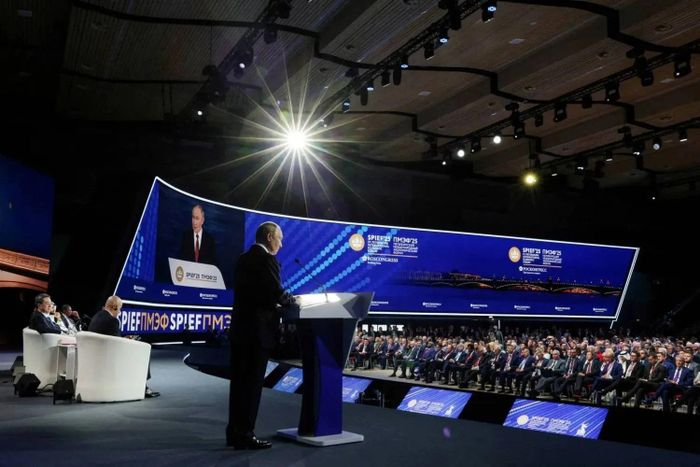 Tổng thống Nga Vladimir Putin sẽ có bài phát biểu quan trọng tại Diễn đàn. Ảnh: Asharq Al-Awsat.